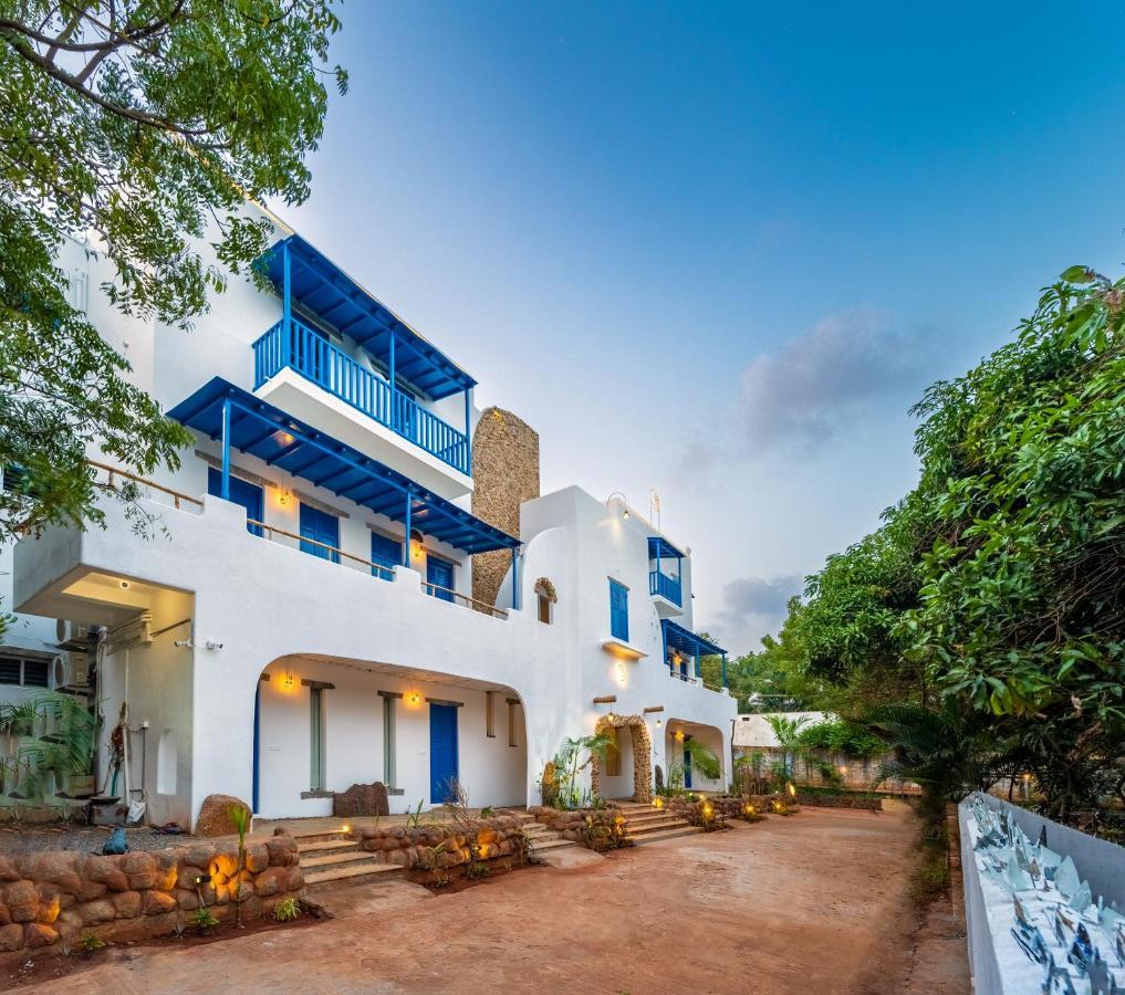 Conch Resort Luxury Private Pool Suites 蓬蒂切里 外观 照片