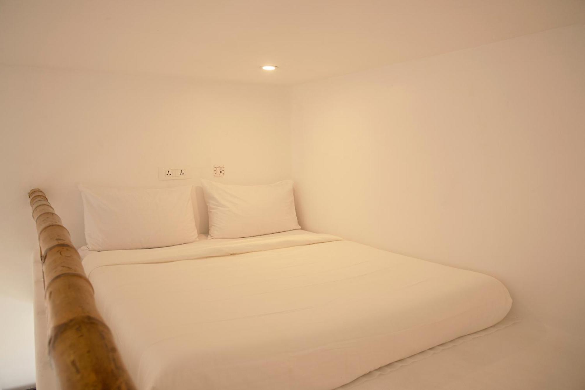 Conch Resort Luxury Private Pool Suites 蓬蒂切里 外观 照片