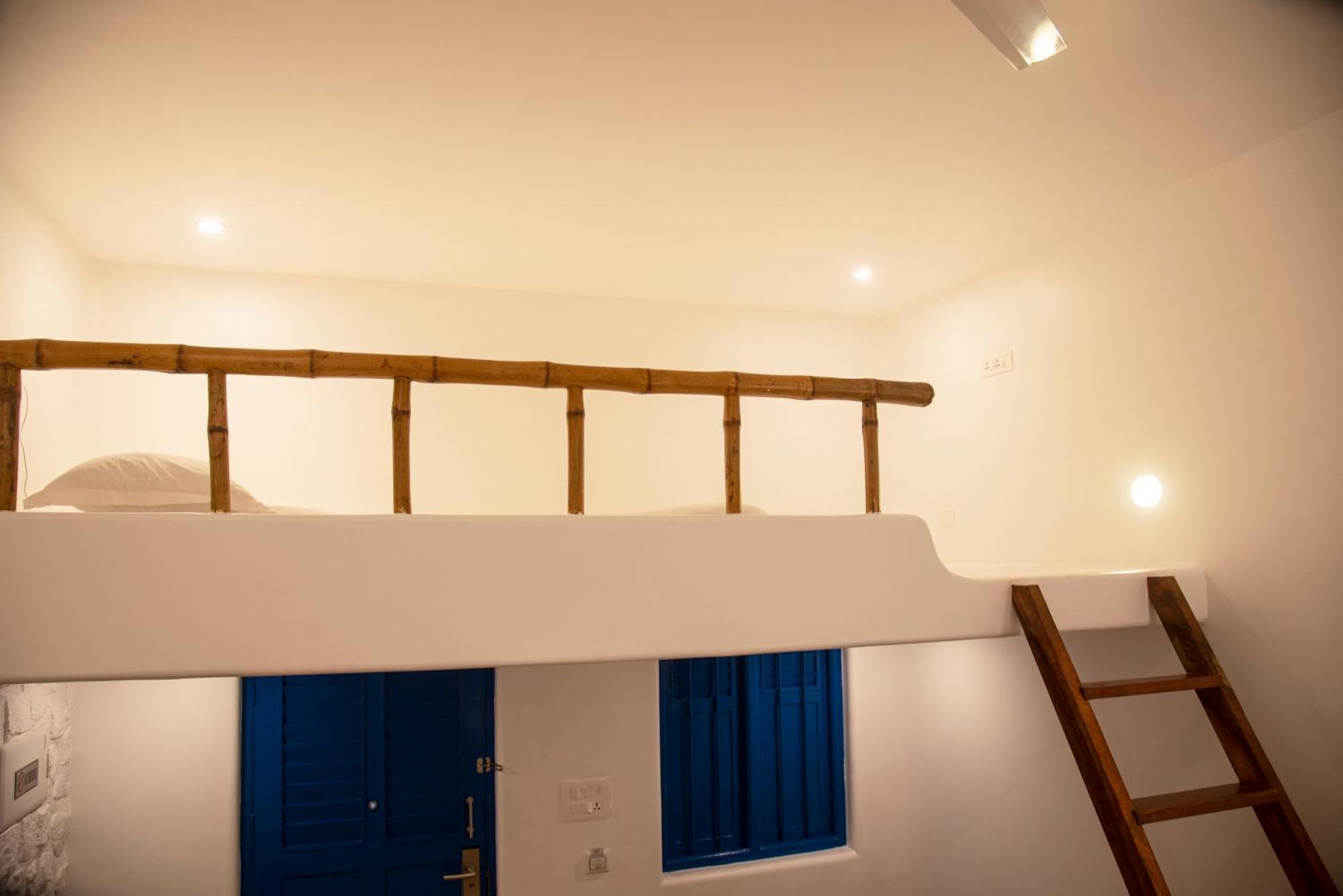 Conch Resort Luxury Private Pool Suites 蓬蒂切里 外观 照片