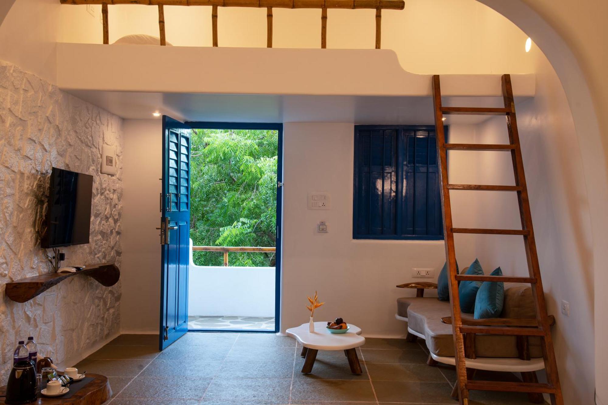 Conch Resort Luxury Private Pool Suites 蓬蒂切里 外观 照片