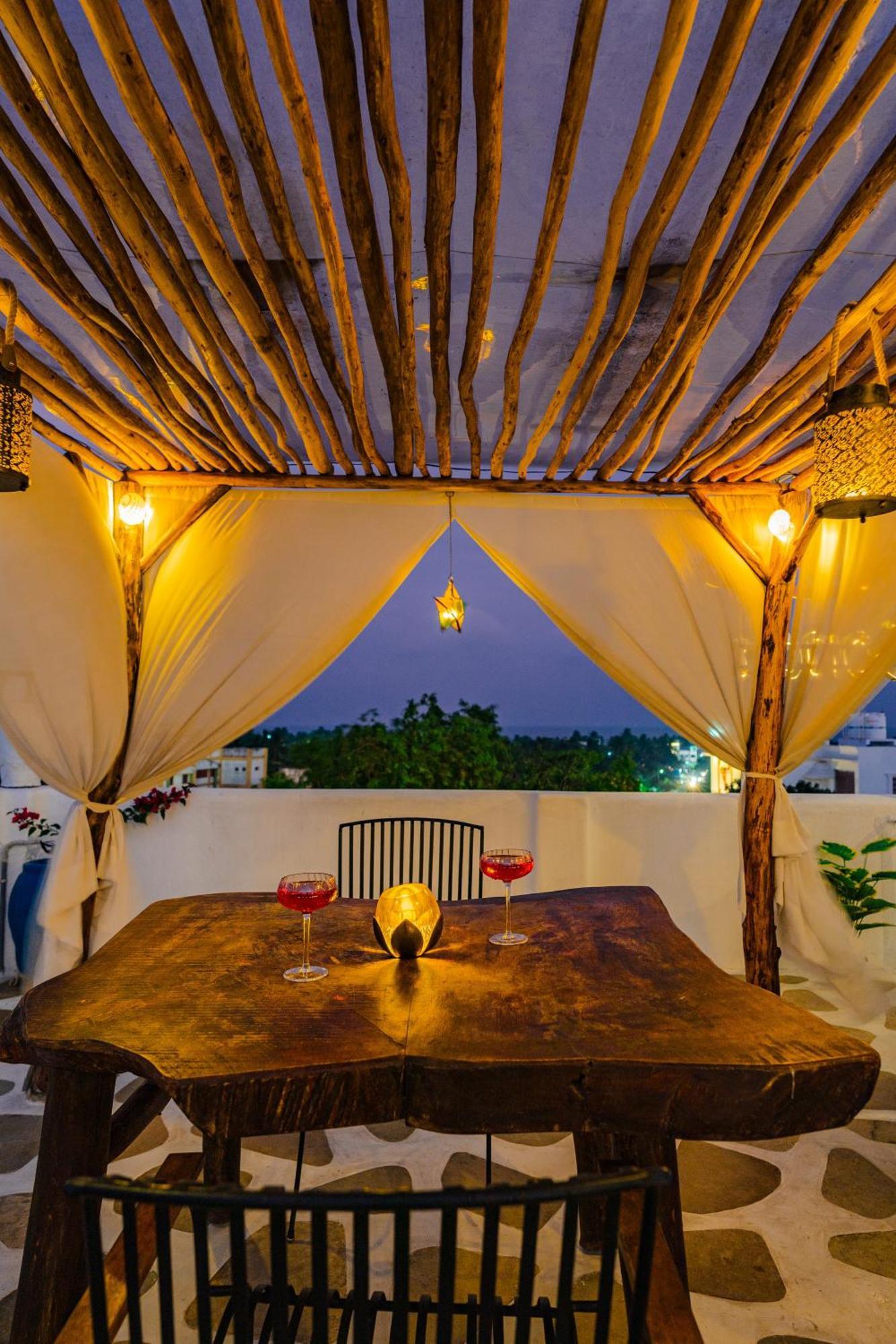 Conch Resort Luxury Private Pool Suites 蓬蒂切里 外观 照片