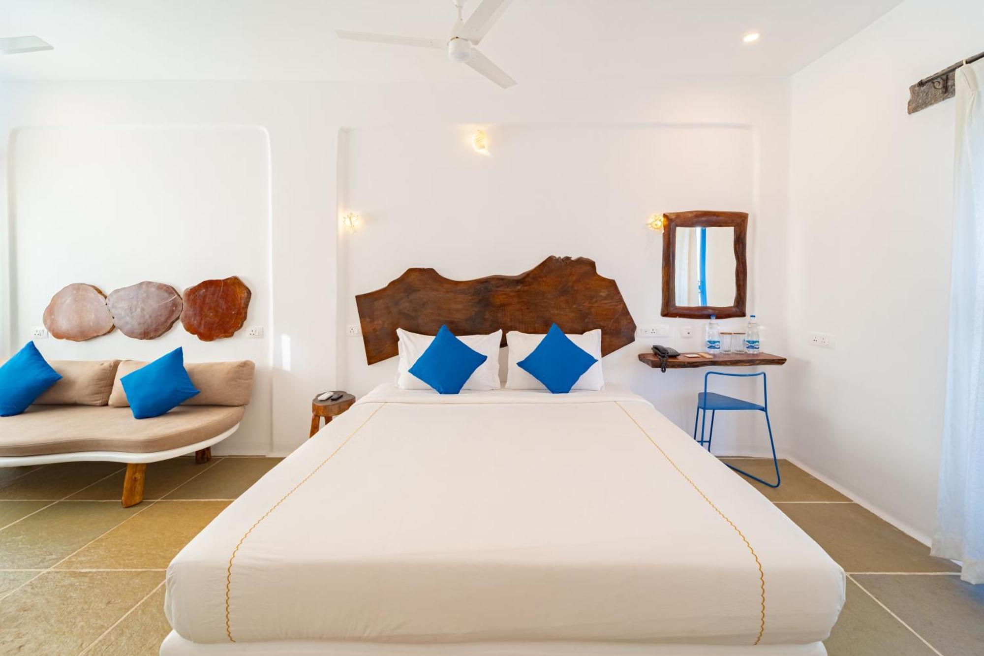 Conch Resort Luxury Private Pool Suites 蓬蒂切里 外观 照片