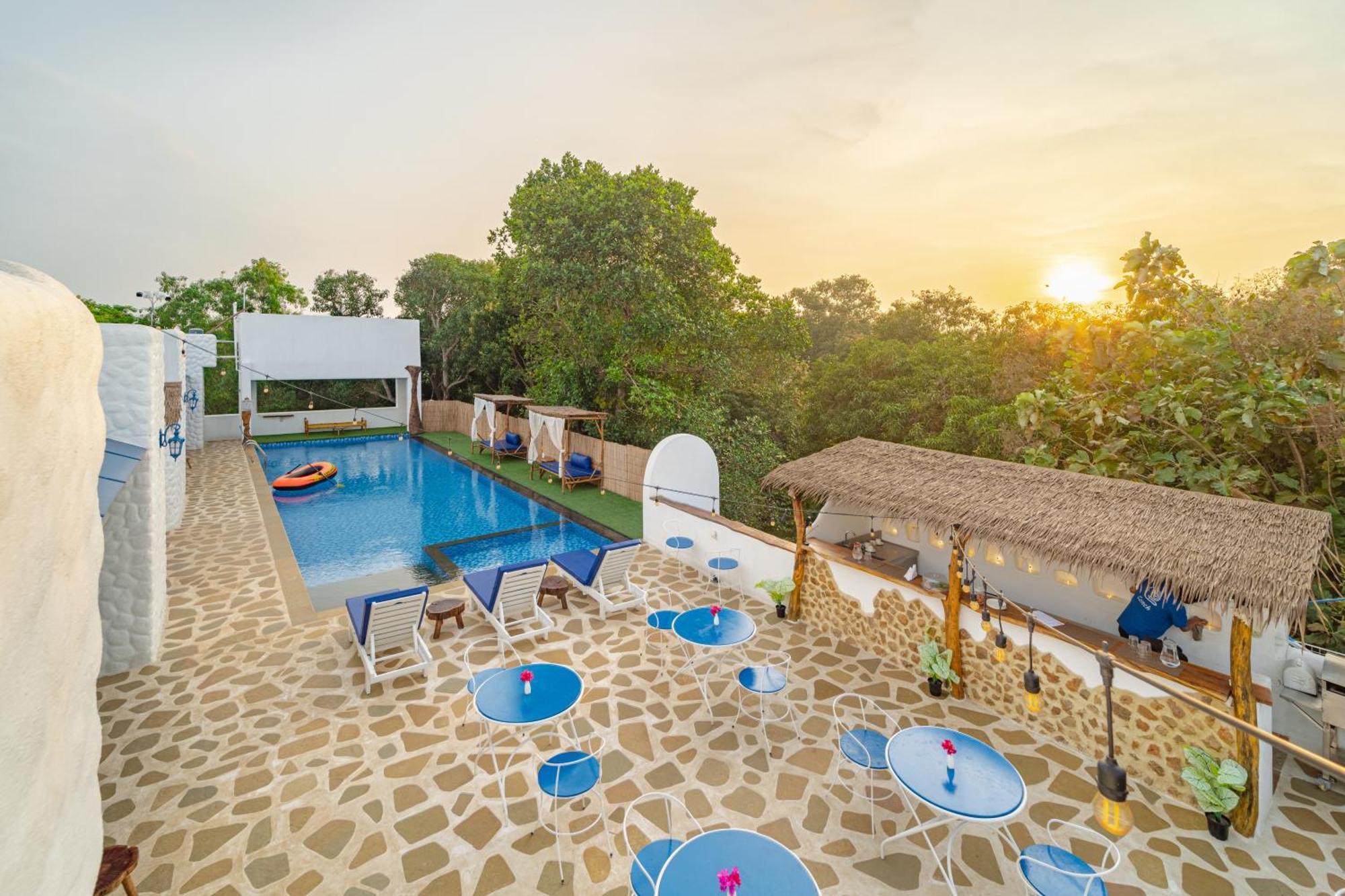Conch Resort Luxury Private Pool Suites 蓬蒂切里 外观 照片